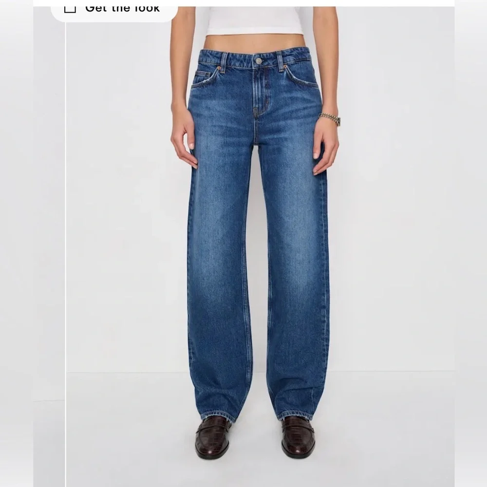 Reformation Charlee Low Rise Straight Leg Short Jeans In Blue Maggiore. Size 30S - Picture 4 of 15